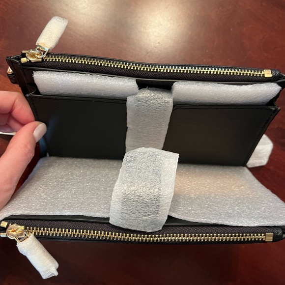 Michael Kors Jet Set Travel Wristlet Wallet